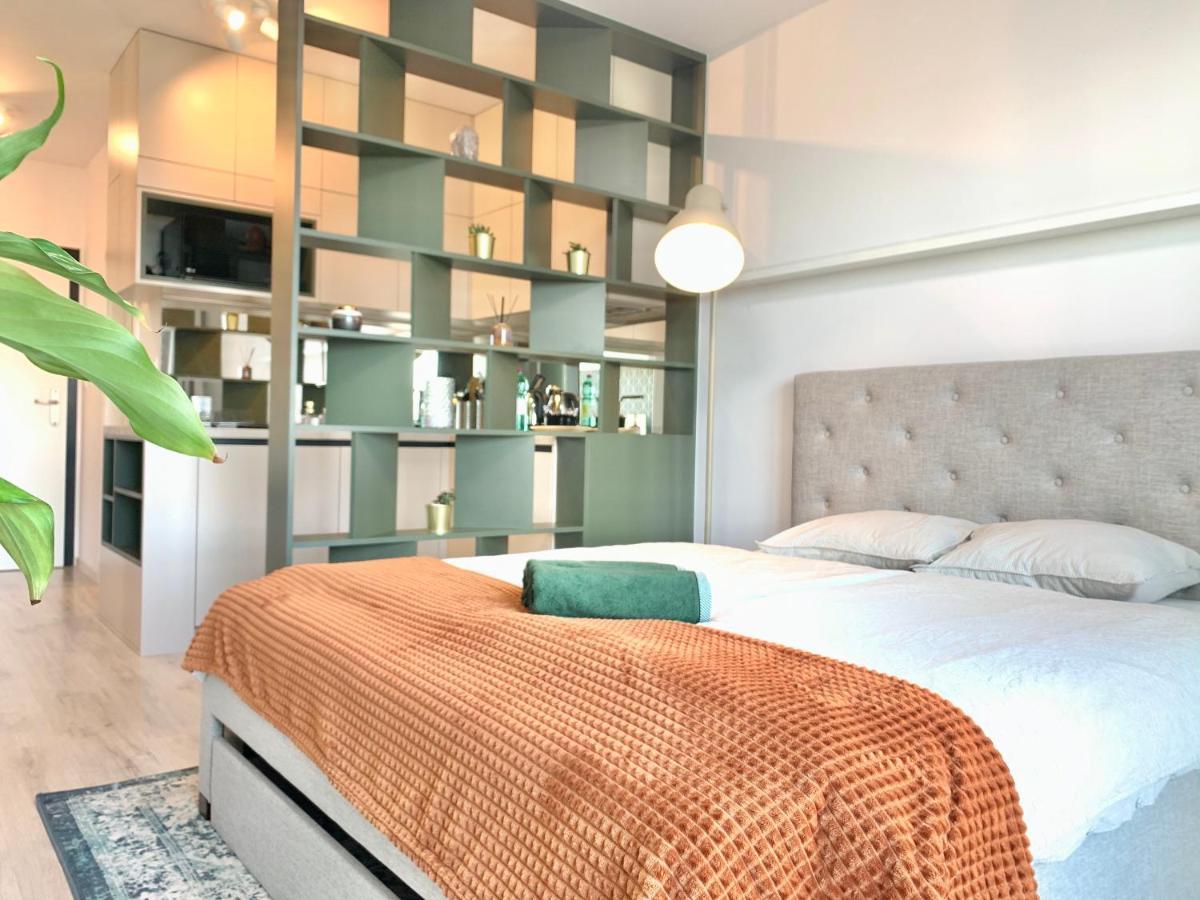 Luxury, Bright Studio With Parking And Balcony In Bratislava Center Zewnętrze zdjęcie
