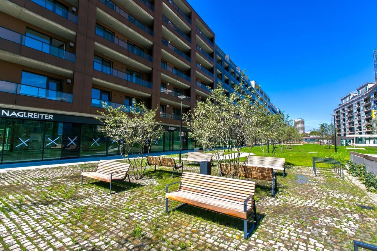 Luxury, Bright Studio With Parking And Balcony In Bratislava Center Zewnętrze zdjęcie