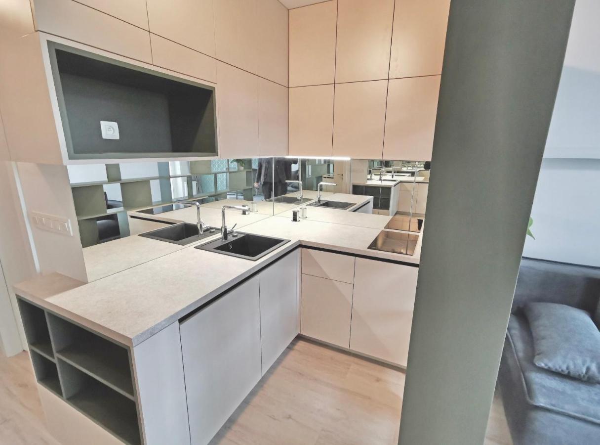 Luxury, Bright Studio With Parking And Balcony In Bratislava Center Zewnętrze zdjęcie
